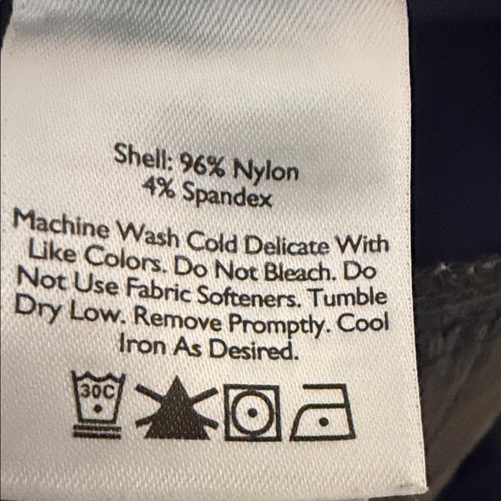 Eddie Bauer Navy Women's Casual Shorts - Picture 7 of 7